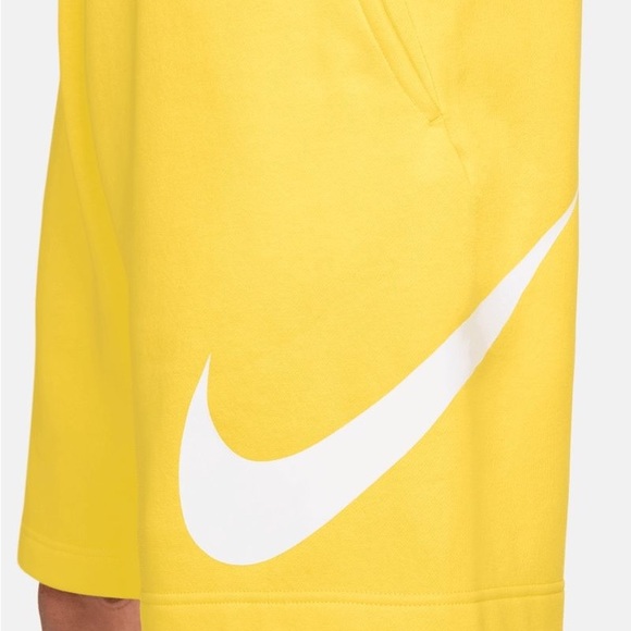 Nike Mens Sportswear Fleece Swoosh Logo 9 Inch Pollen Yellow - Picture 2 of 6